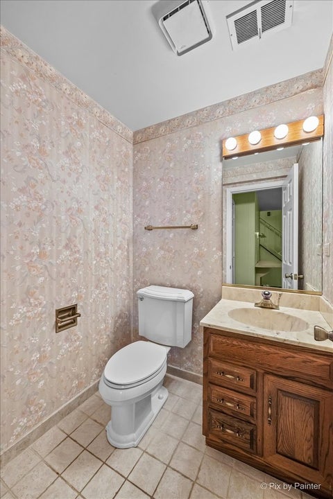 Tiny photo for 602 E Hackberry Drive, Arlington Heights, IL 60004 (MLS # 12709643)