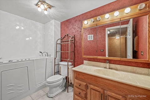 Tiny photo for 602 E Hackberry Drive, Arlington Heights, IL 60004 (MLS # 12709643)