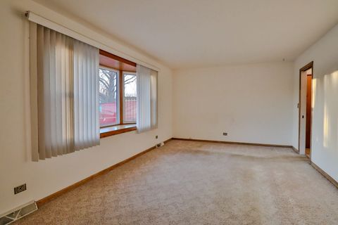 Tiny photo for Roselle, IL 60172 (MLS # 12626551)