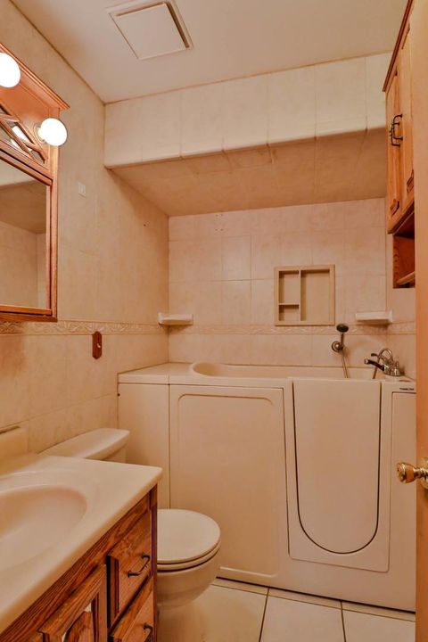 Tiny photo for Roselle, IL 60172 (MLS # 12626551)