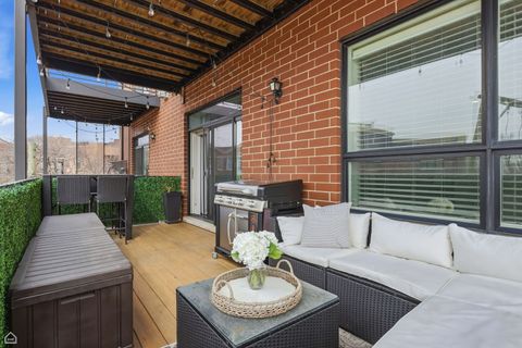 Tiny photo for 3047 N Oakley Avenue #301, Chicago, IL 60618 (MLS # 12571778)