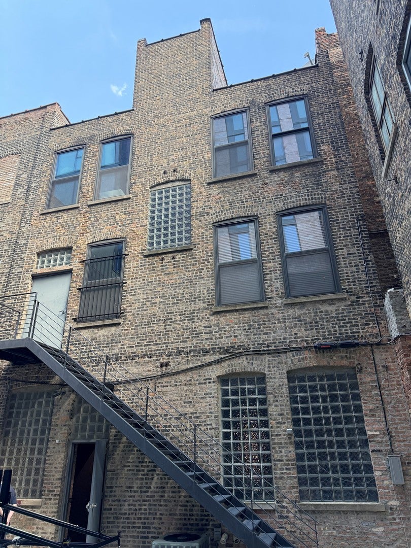 1109 W Fulton Market Street