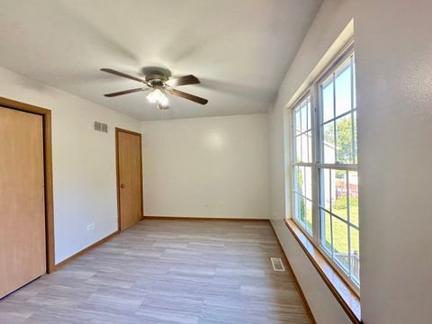 Tiny photo for 4520 W Lawn Avenue, Waukegan, IL 60055 (MLS # 12483355)