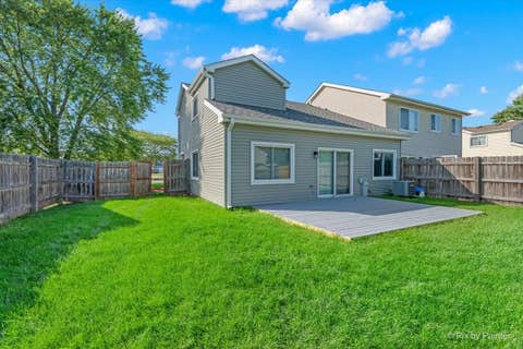 Tiny photo for 1483 N Pembroke Drive, South Elgin, IL 60177 (MLS # 12691563)