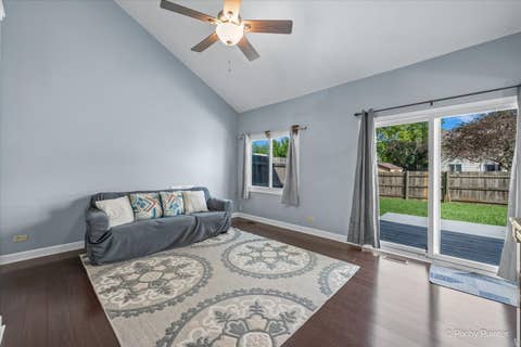 Tiny photo for 1483 N Pembroke Drive, South Elgin, IL 60177 (MLS # 12691563)