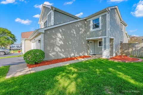 Tiny photo for 1483 N Pembroke Drive, South Elgin, IL 60177 (MLS # 12691563)