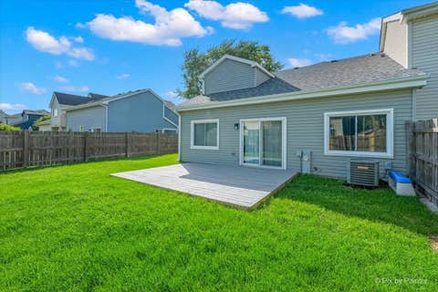 Tiny photo for 1483 N Pembroke Drive, South Elgin, IL 60177 (MLS # 12691563)