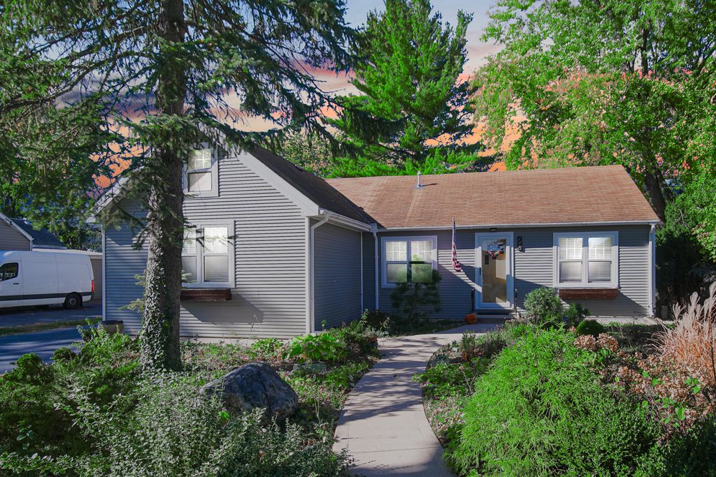 Photo for 148 Wheeling Avenue, Wheeling, IL 60090 (MLS # 12505309)