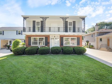 A home in Park Ridge