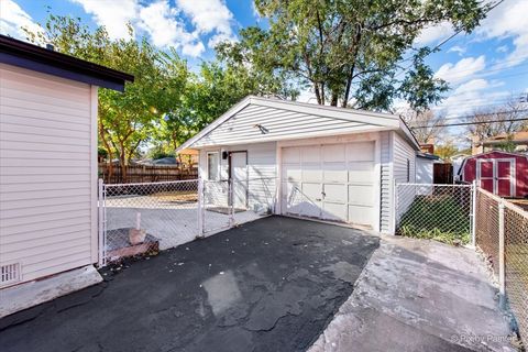 Tiny photo for 600 N IOWA Avenue, Villa Park, IL 60181 (MLS # 12555615)