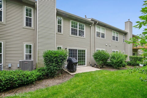 Tiny photo for 2729 Granite Court, Prairie Grove, IL 60012 (MLS # 12674967)