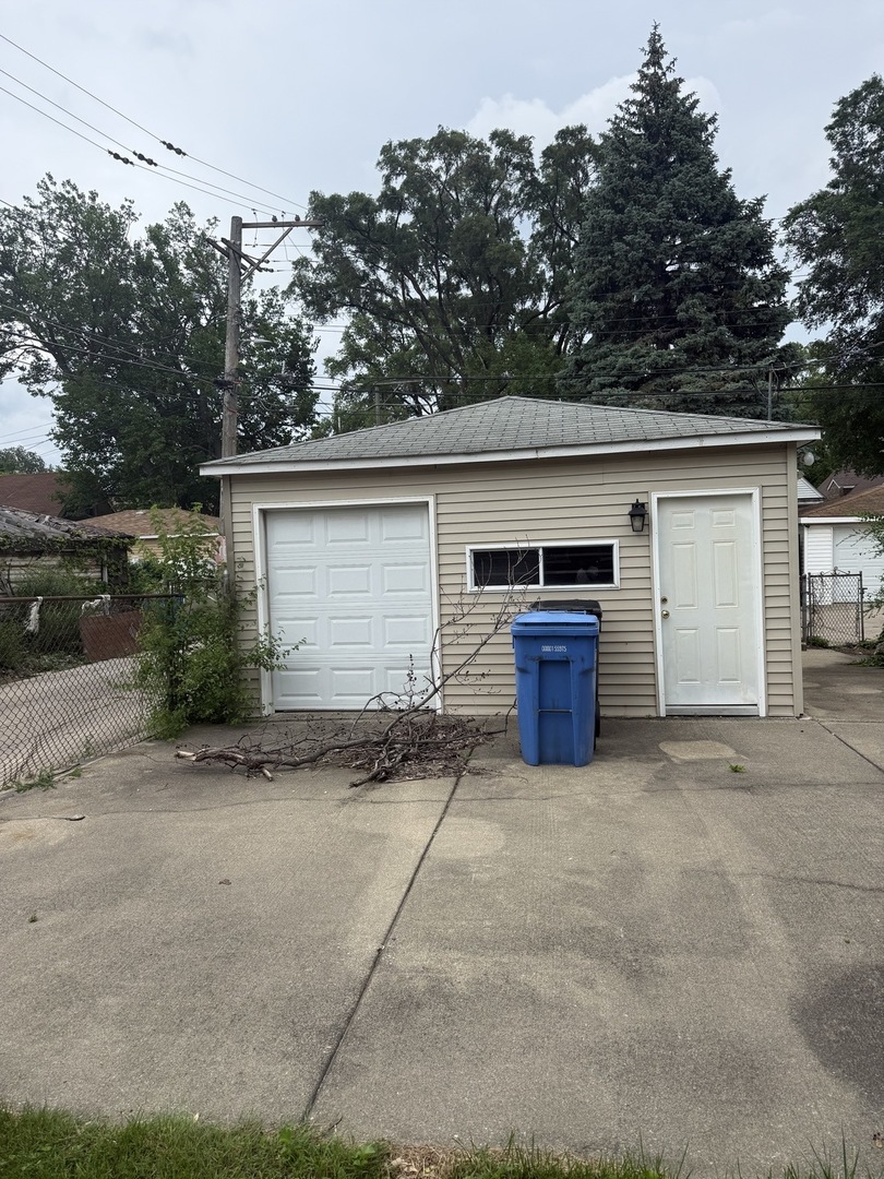 8313 S WABASH Avenue