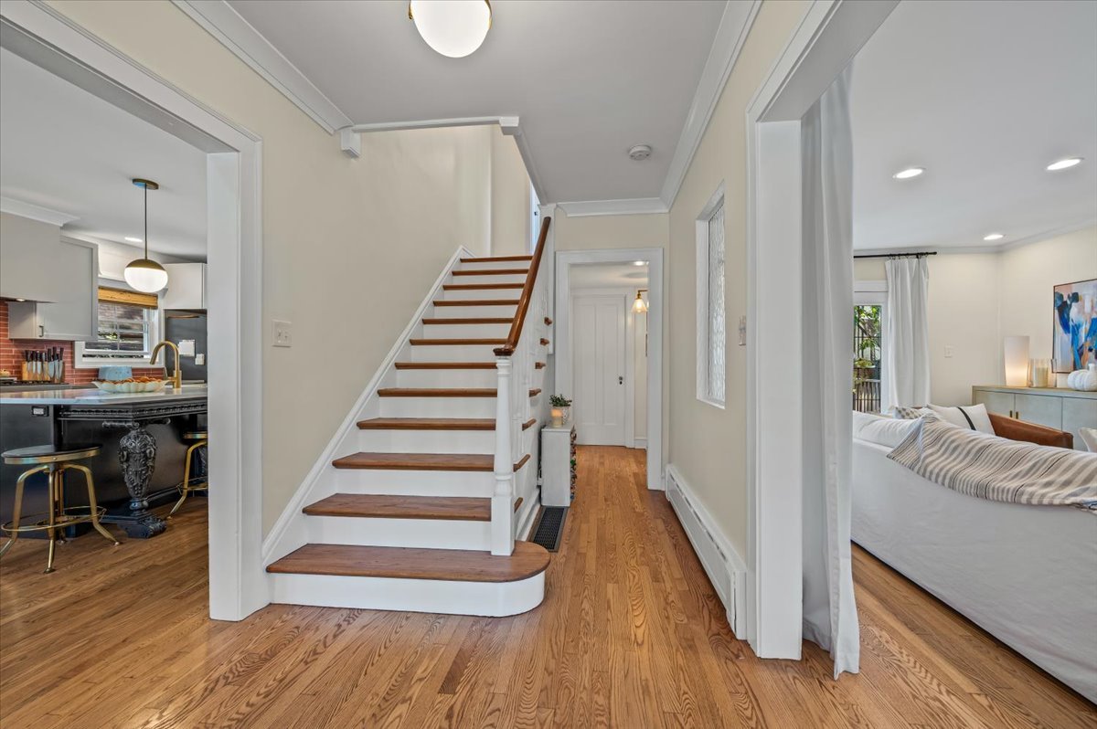 340 Hawthorn Avenue