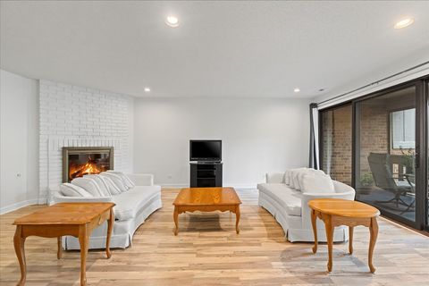 Tiny photo for 7711 W OAK RIDGE Court #2A, Palos Heights, IL 60463 (MLS # 12452869)