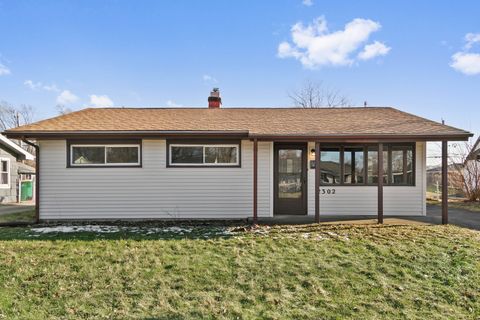 Photo of 2302 Madonna Avenue, Joliet, IL 60436 (MLS # 12699575)