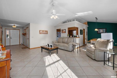 Tiny photo for 605 E 13TH Avenue Court, Coal Valley, IL 61240 (MLS # QC4269640)