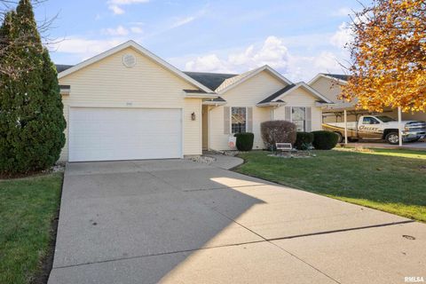 Tiny photo for 605 E 13TH Avenue Court, Coal Valley, IL 61240 (MLS # QC4269640)