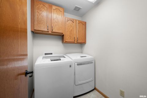 Tiny photo for 605 E 13TH Avenue Court, Coal Valley, IL 61240 (MLS # QC4269640)