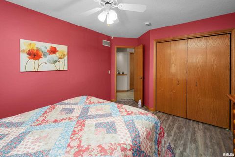 Tiny photo for 605 E 13TH Avenue Court, Coal Valley, IL 61240 (MLS # QC4269640)