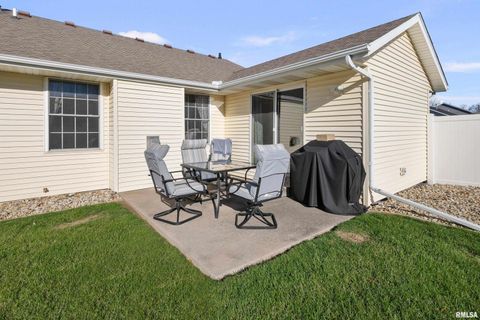 Tiny photo for 605 E 13TH Avenue Court, Coal Valley, IL 61240 (MLS # QC4269640)