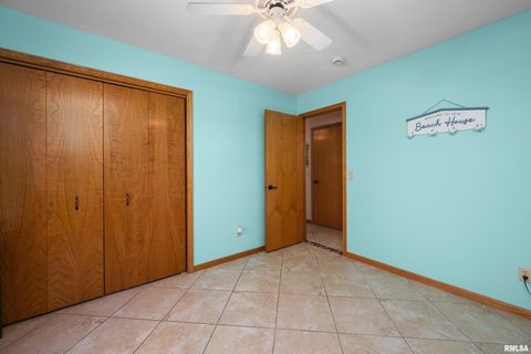 Tiny photo for 605 E 13TH Avenue Court, Coal Valley, IL 61240 (MLS # QC4269640)