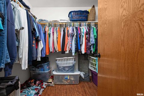 Tiny photo for 605 E 13TH Avenue Court, Coal Valley, IL 61240 (MLS # QC4269640)