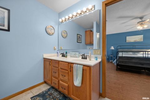 Tiny photo for 605 E 13TH Avenue Court, Coal Valley, IL 61240 (MLS # QC4269640)