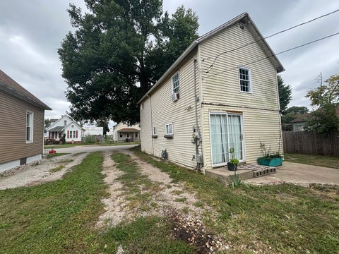 Tiny photo for 1507 E Washington Street, Clinton, IL 61727 (MLS # 12758145)