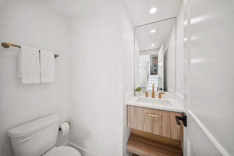 Tiny photo for 706 E 41 Street, Chicago, IL 60653 (MLS # 12526004)