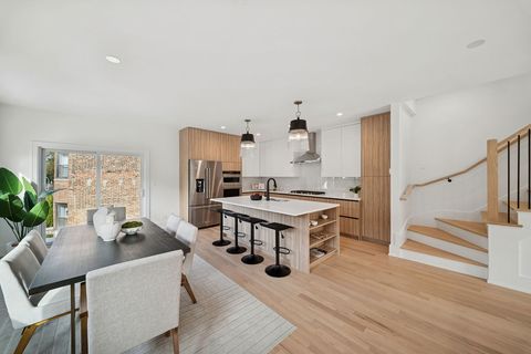 Tiny photo for 706 E 41 Street, Chicago, IL 60653 (MLS # 12526004)