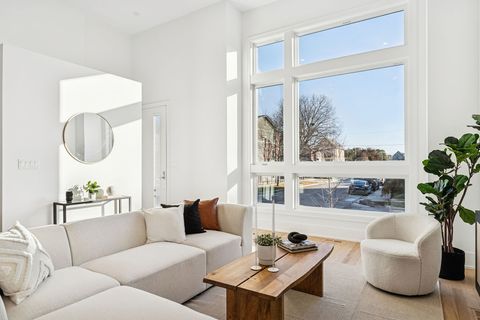 Tiny photo for 706 E 41 Street, Chicago, IL 60653 (MLS # 12526004)