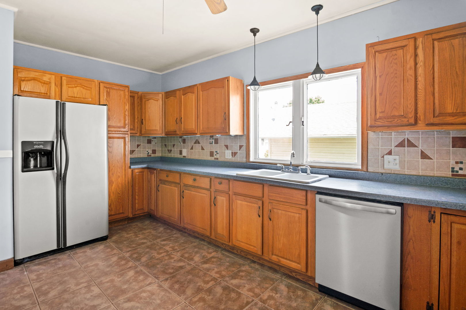 822 DeKalb Avenue