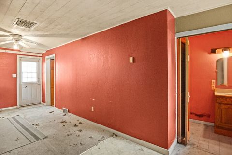 Tiny photo for 822 DeKalb Avenue, Sycamore, IL 60178 (MLS # 12445974)