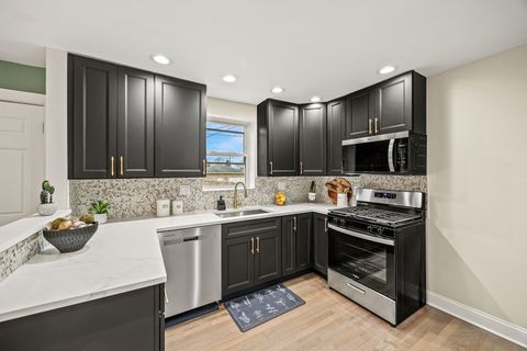 Tiny photo for 9908 S Maplewood Avenue, Chicago, IL 60655 (MLS # 12581291)