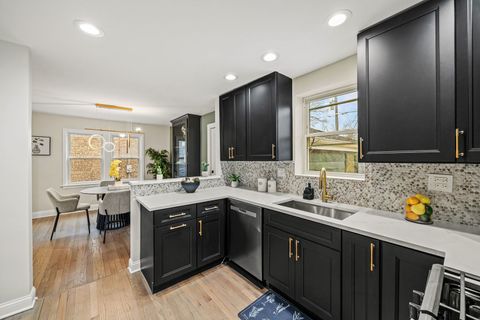 Tiny photo for 9908 S Maplewood Avenue, Chicago, IL 60655 (MLS # 12581291)