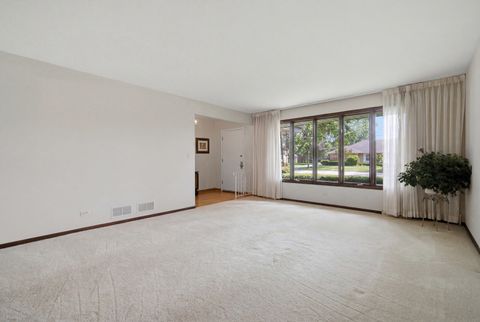 Tiny photo for 5530 Greenwood Street, Morton Grove, IL 60053 (MLS # 12685191)