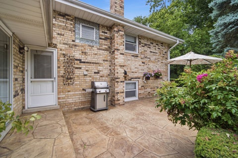 Tiny photo for 5530 Greenwood Street, Morton Grove, IL 60053 (MLS # 12685191)