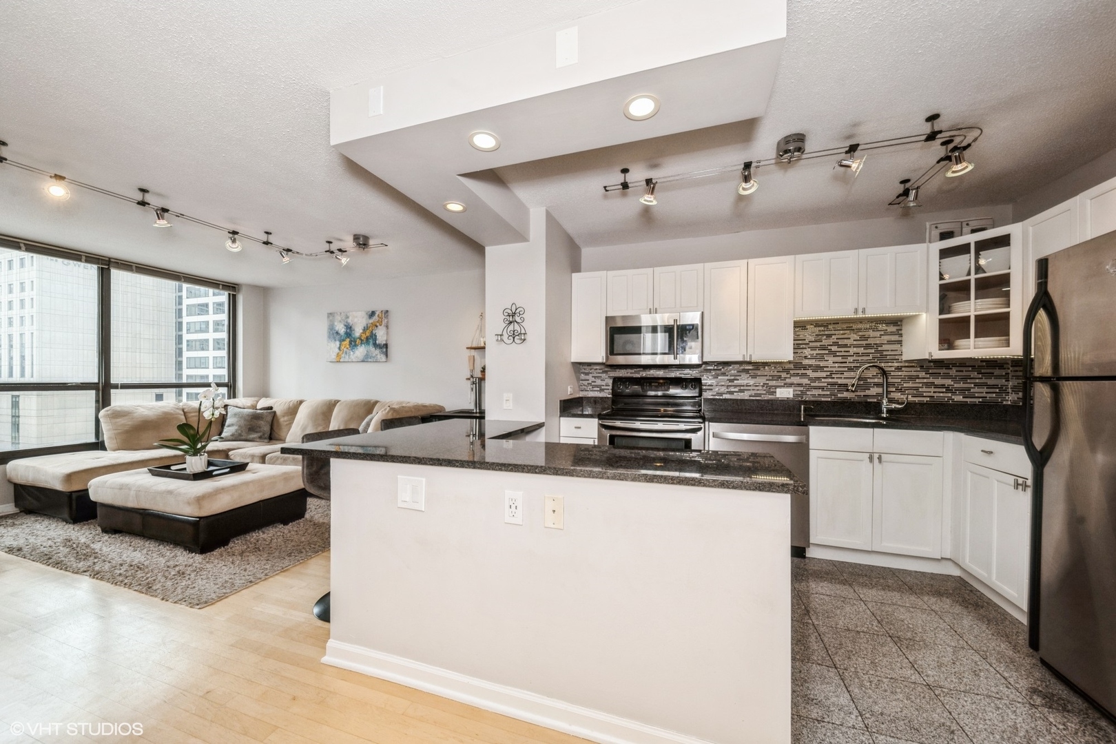 405 N Wabash Avenue 415