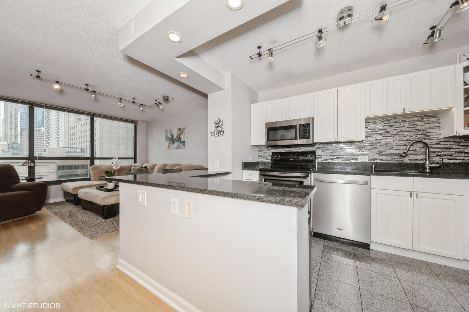 405 N Wabash Avenue 415