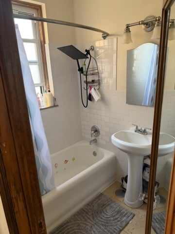 Tiny photo for 6101 N SHERIDAN Road #14G, Chicago, IL 60660 (MLS # 12720541)
