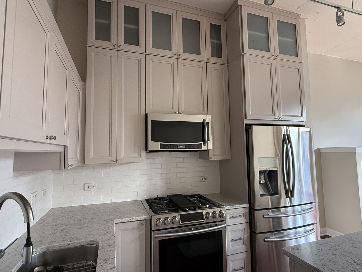 1301 W Madison Street 213