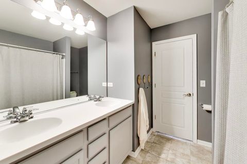 Tiny photo for 735 Glenwood Drive, South Elgin, IL 60177 (MLS # 12627864)