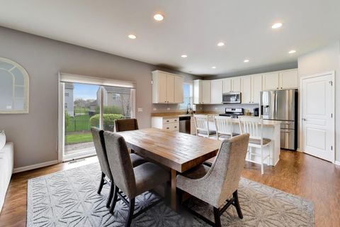 Tiny photo for 735 Glenwood Drive, South Elgin, IL 60177 (MLS # 12627864)