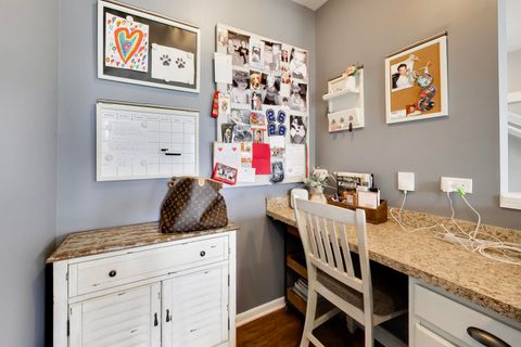 Tiny photo for 735 Glenwood Drive, South Elgin, IL 60177 (MLS # 12627864)