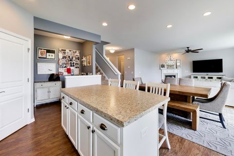 Tiny photo for 735 Glenwood Drive, South Elgin, IL 60177 (MLS # 12627864)