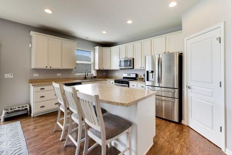 Tiny photo for 735 Glenwood Drive, South Elgin, IL 60177 (MLS # 12627864)