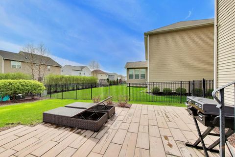 Tiny photo for 735 Glenwood Drive, South Elgin, IL 60177 (MLS # 12627864)