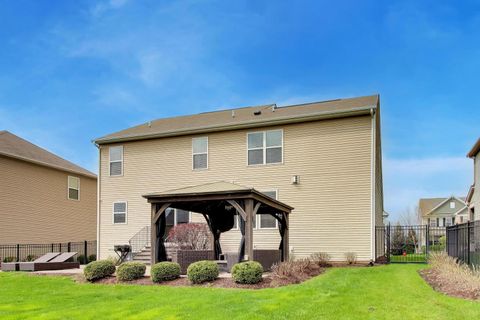 Tiny photo for 735 Glenwood Drive, South Elgin, IL 60177 (MLS # 12627864)