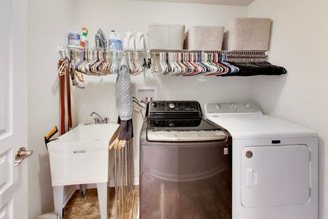 Tiny photo for 735 Glenwood Drive, South Elgin, IL 60177 (MLS # 12627864)