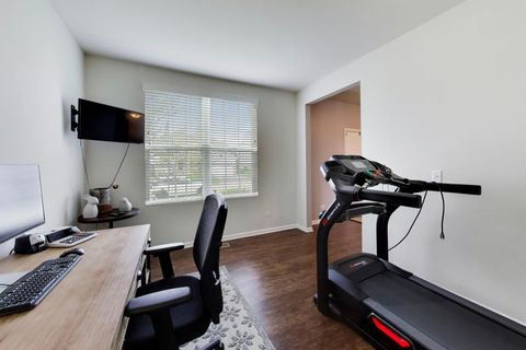 Tiny photo for 735 Glenwood Drive, South Elgin, IL 60177 (MLS # 12627864)